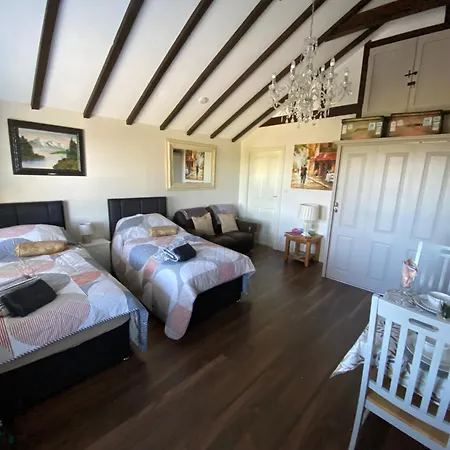 Tranquil Barn Retreat In Holiday home *